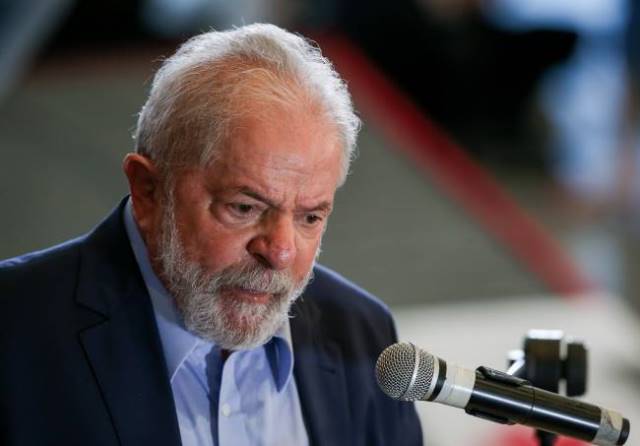 Lula volta a defender regulação de rádio, TV e internet e reformar “direito de resposta”