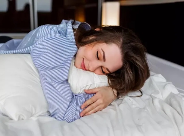 Pesquisador diz que acordar entre 3h e 4h da madrugada é sinal de estresse e um fenômeno coletivo