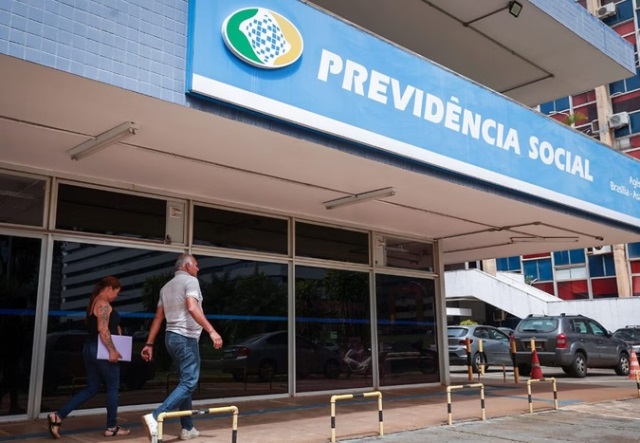 Bancos querem suspender antecipação de benefícios do INSS