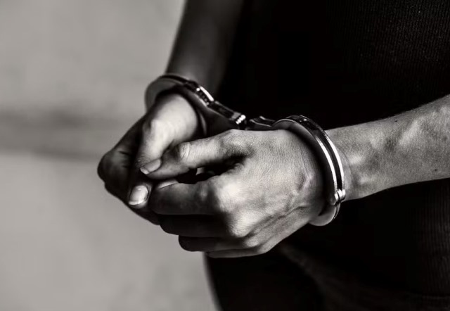 Homem é preso por engano após ter identidade usada por foragido na Grande Natal