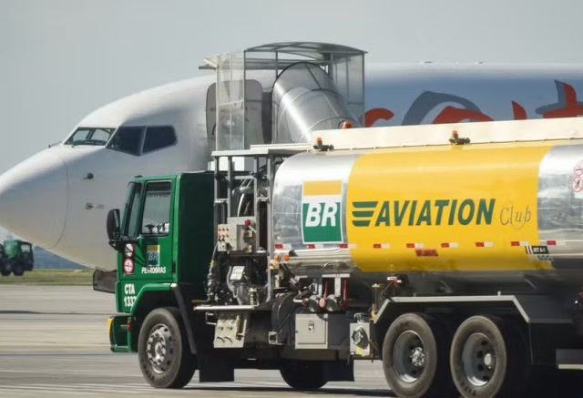 Petrobras aumentou nesta sexta-feira (1º) o preço do querosene de aviação em 18%