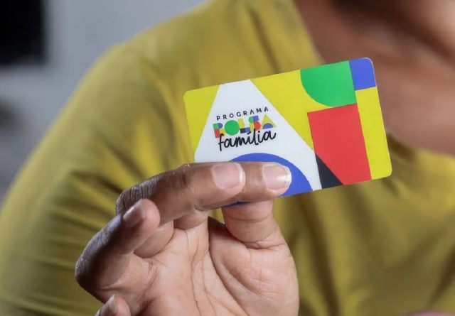 Bolsa Família volta a inflar número de beneficiários que moram sozinhos às vésperas da eleição