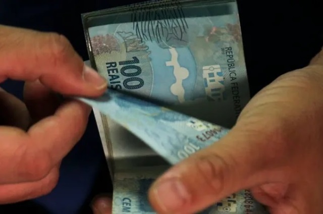 Salário mínimo pode subir para R$ 1.741 em 2027, diz governo